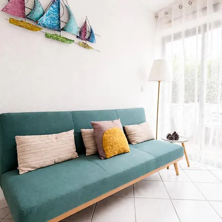Maison Avec Terrasse, Piscine Partagee, 5 Mn