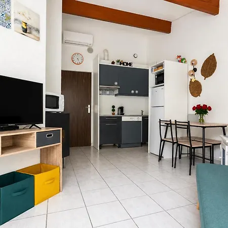 Ferienhaus Maison Avec Terrasse, Piscine Partagee, 5 Mn
