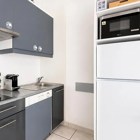 Maison Avec Terrasse, Piscine Partagee, 5 Mn